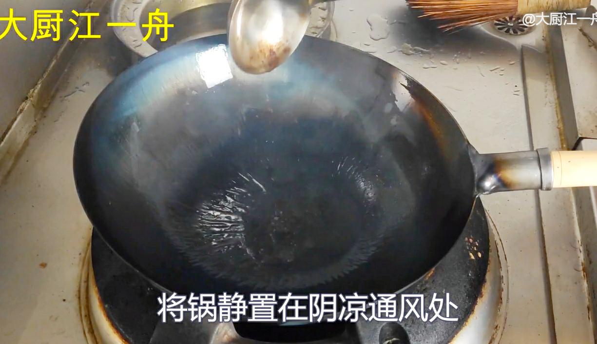 新买的铁锅不用猪油怎么开锅呢,新买铁锅开锅别直接用火烧