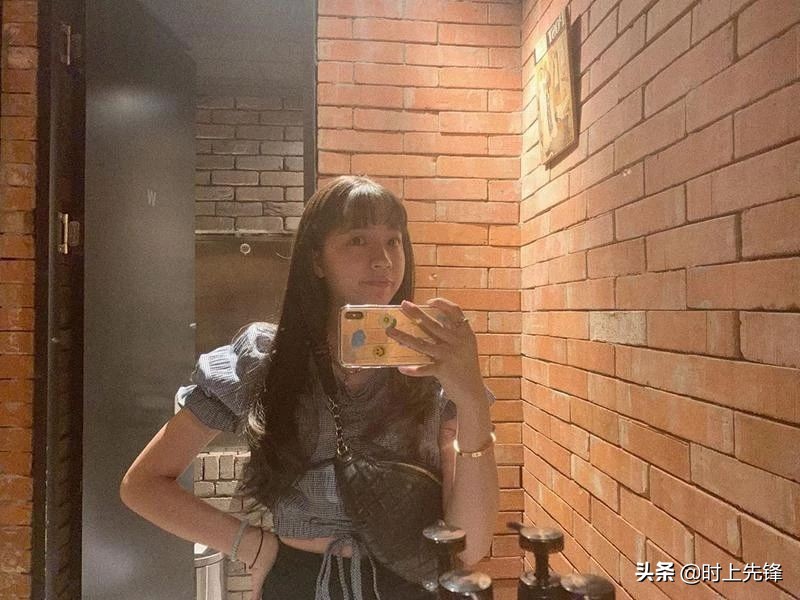 欧阳娜娜和妹妹欧阳娣娣拍视频,欧阳娜娜的妹妹欧阳娣娣的发型