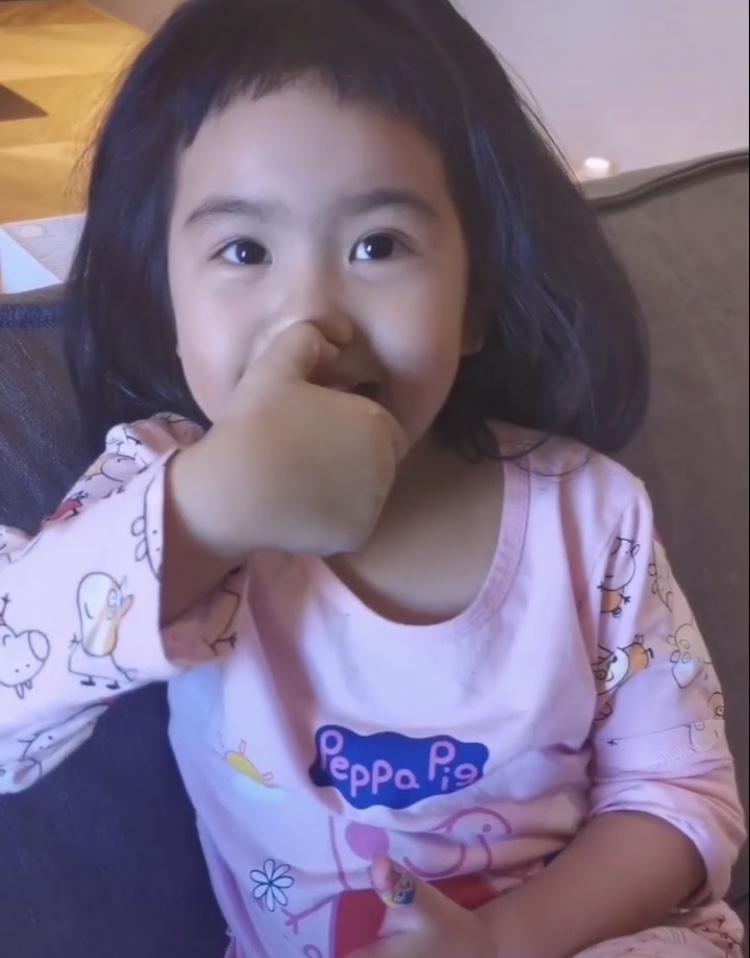 包贝尔的女儿饺子和李现视频,包贝尔女儿包饺子李现评论
