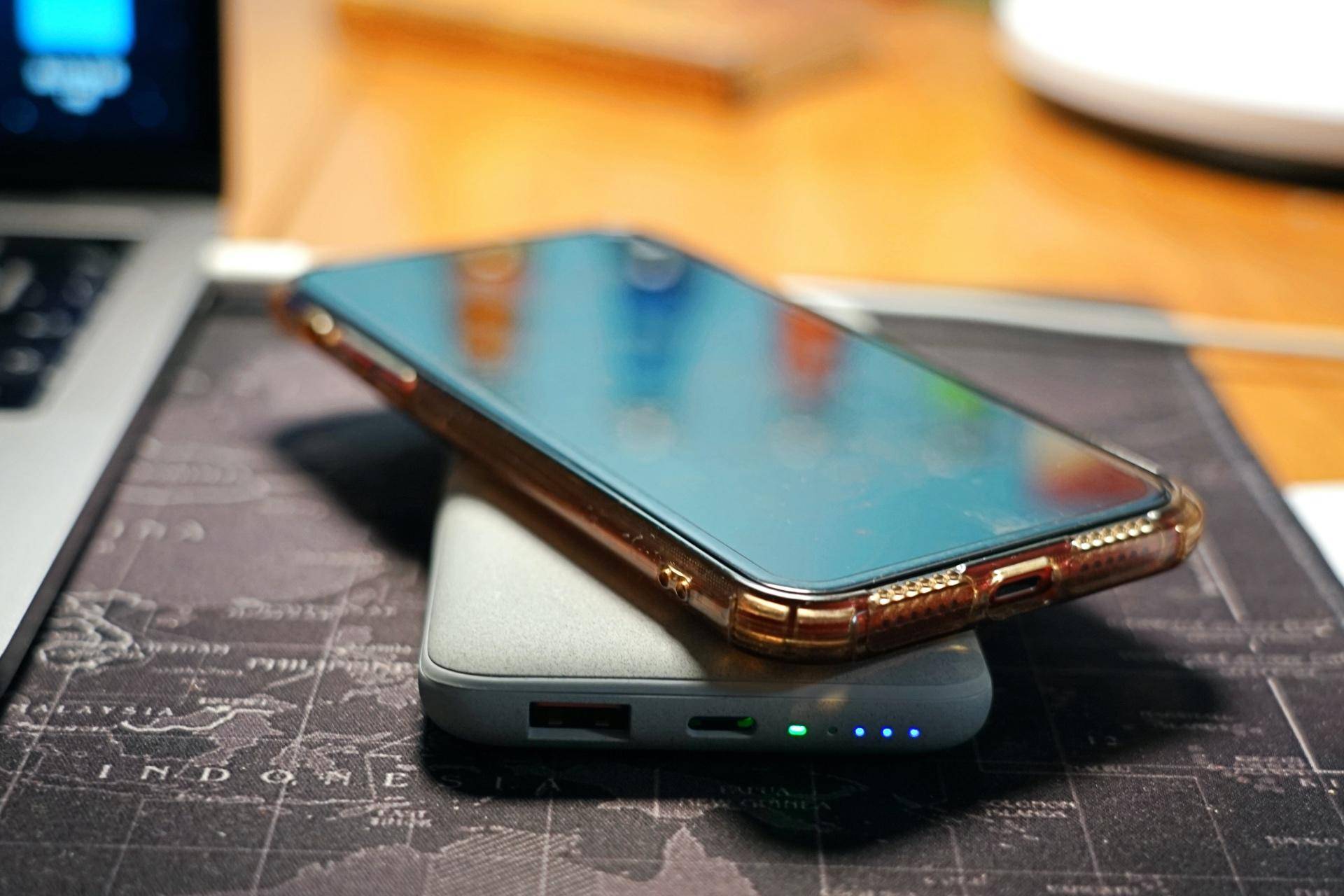 南卡充电宝测评缺点,南卡充电宝与绿联无线充电宝对比