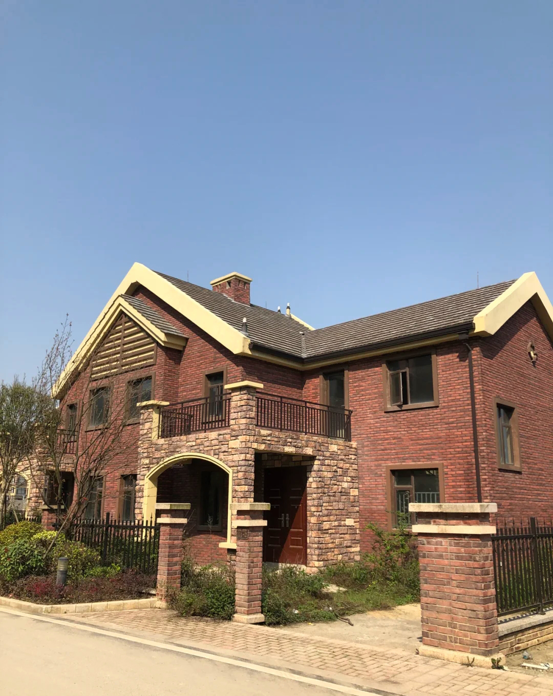 房贷款还清才能过户吗,贷款房必须还完房款才能卖吗