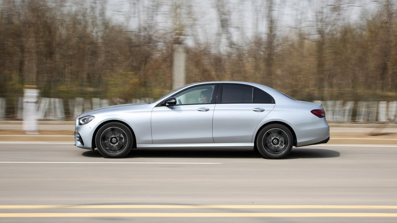 牛x摩托车评测,奔驰e260l2024款最新款动力试驾