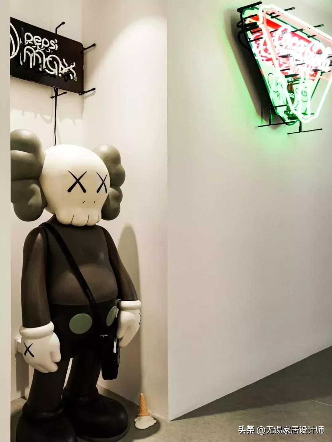 他在西湖边买200㎡豪宅，4年不住人，堆满的玩具总价超房子