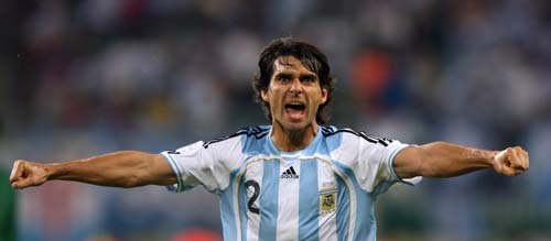 世界杯传奇右后卫卡福,足坛十大十号球衣