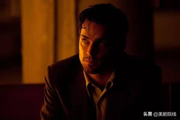 第一次被男生掐腰什么感觉,第一次被男生搂腰