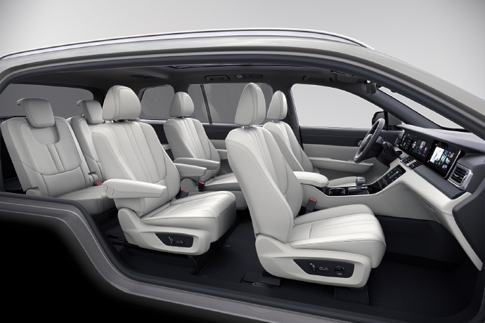 理想one对比宝马x1,理想one和宝马x5