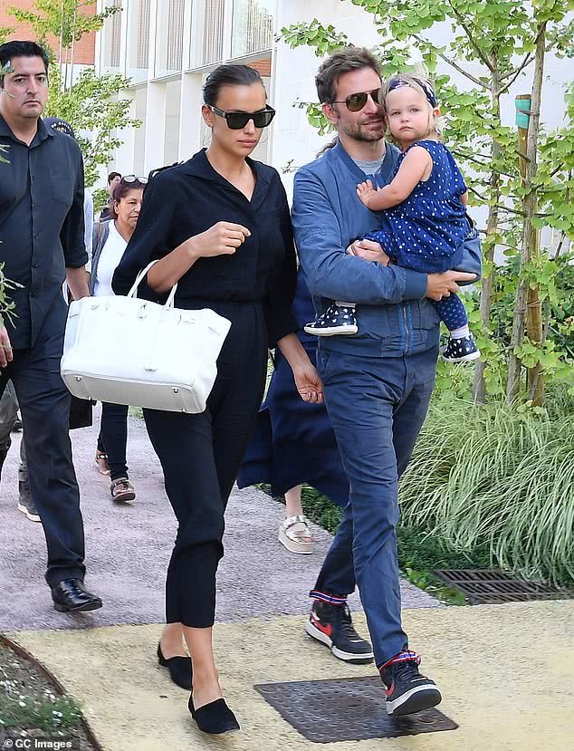 伊莲娜巴宝莉照片,巴宝莉伊莲娜