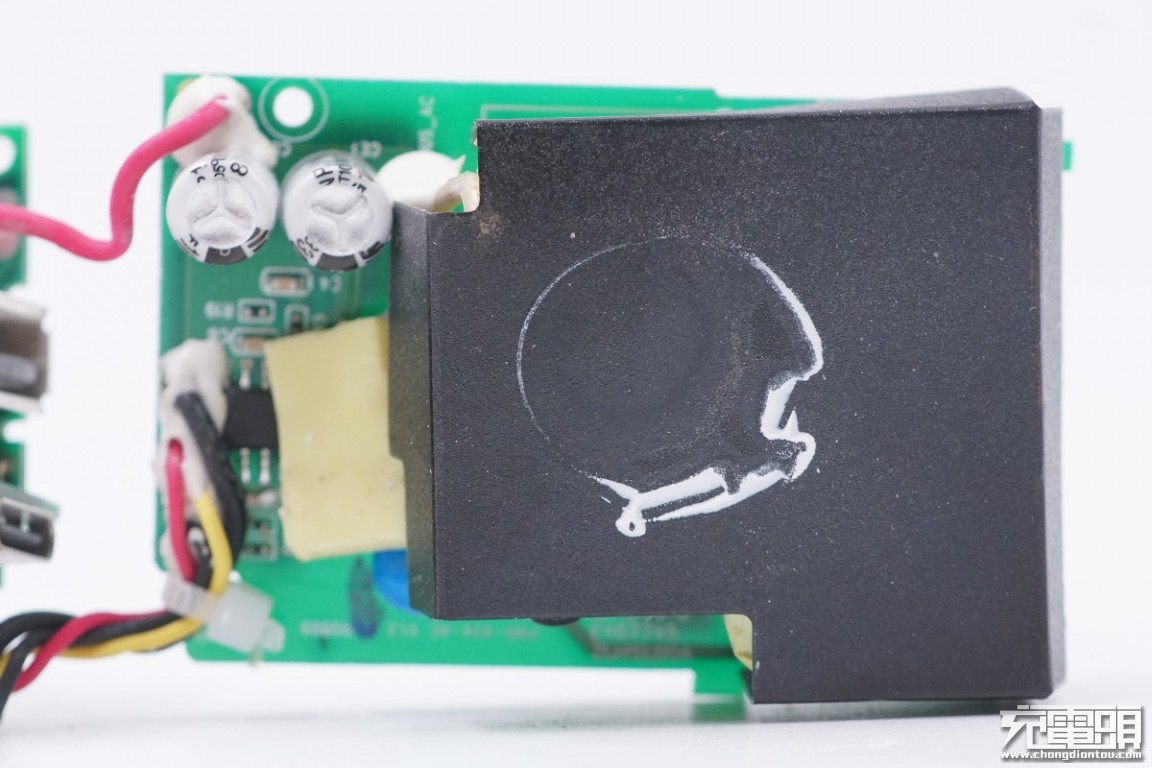 拆解华为5000mah充电宝,拆解60000ma充电宝