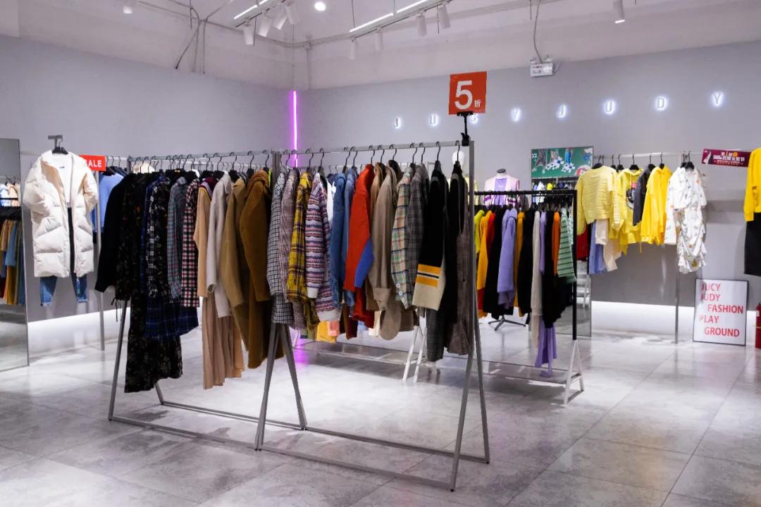 用不着加群拼团！来罗马春天奥莱，做真正的气质名媛