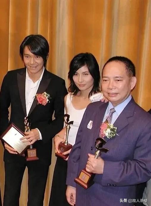 少林足球是哪年上映的,少林足球上映时间表