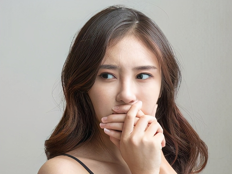 口臭怎么不用东西就除掉,口臭吃什么药可以治疗口臭