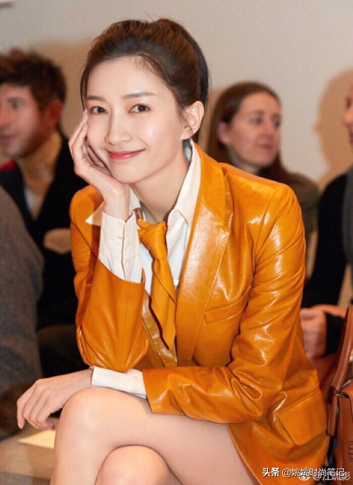 怎么分辨皮衣是真皮还是假皮,皮衣如何分别真皮还是假皮