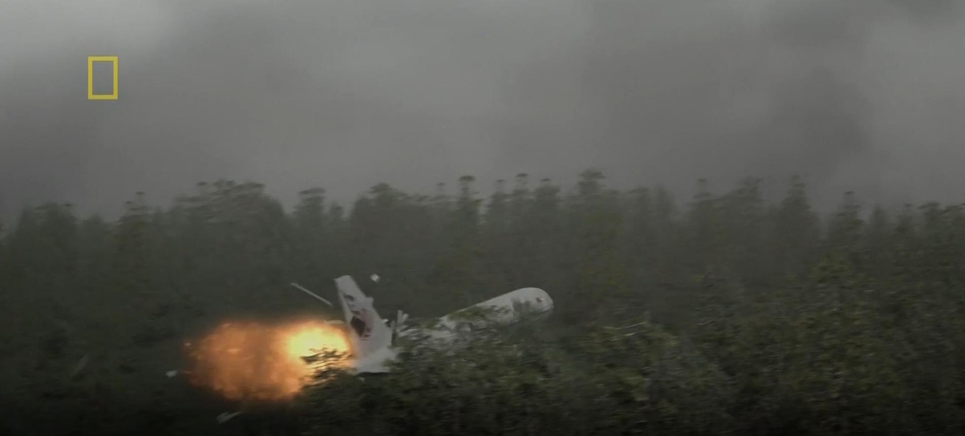 火凤凰用飞机炸毁红箭旅,火凤凰劫飞机