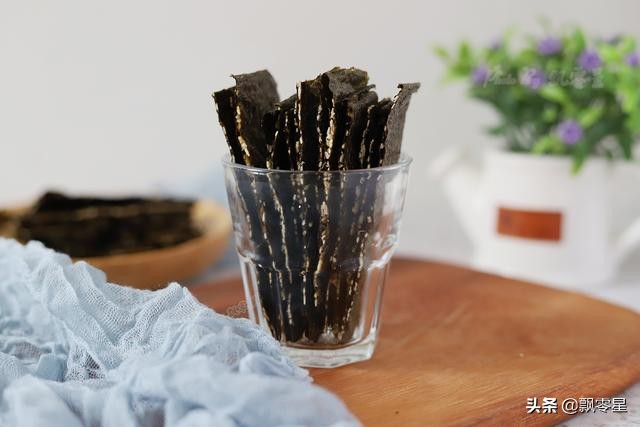 教你做网红零食海苔夹心脆，酥脆好吃不粘牙，酱汁的做法是关键