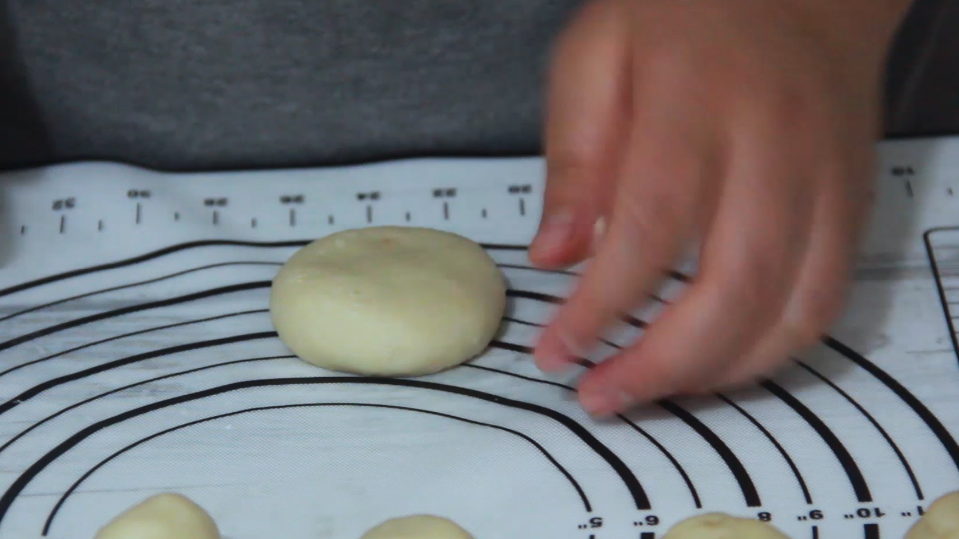 买绿豆饼怎么做好吃又简单,正宗绿豆饼做法及配方