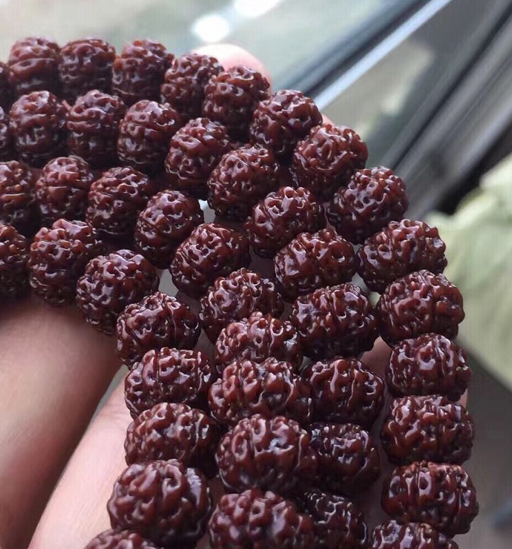 金刚菩提盘黑了怎么办,金刚菩提手串盘黑了如何补救