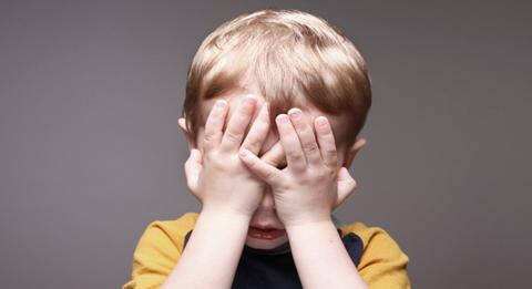 四岁宝宝滑梯躲避小孩,四岁宝宝不敢玩滑梯