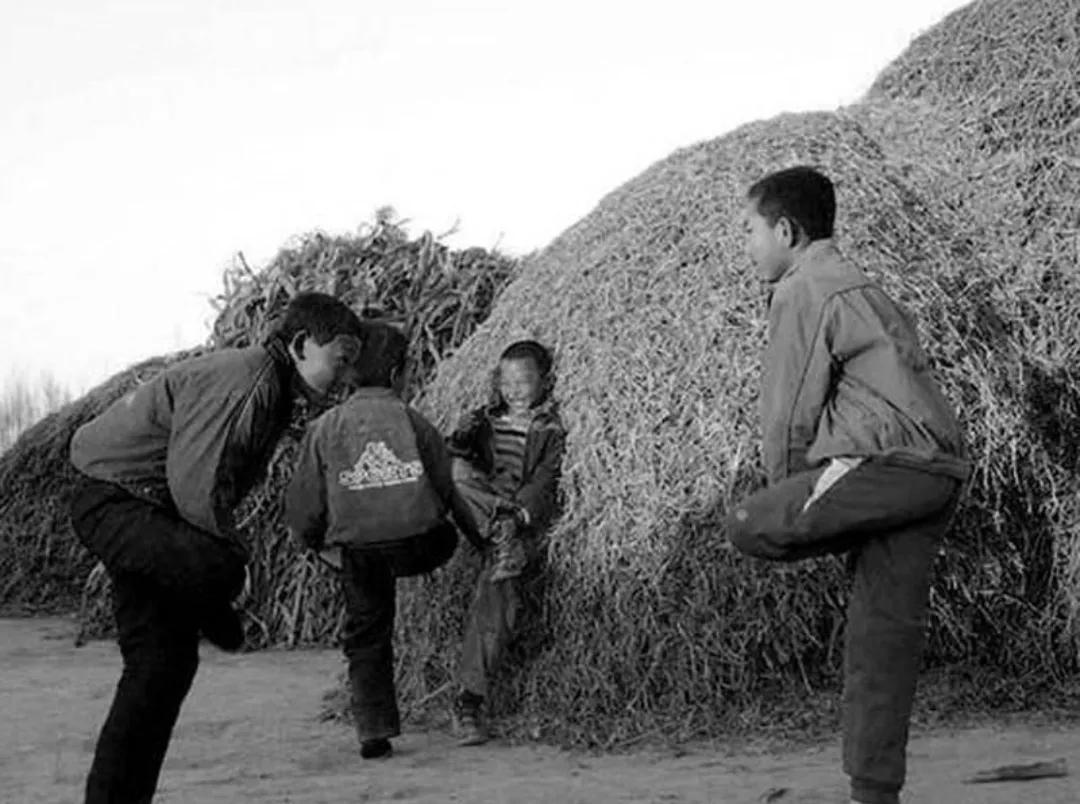 70后童年玩游戏的回忆完整版视频,70后80后童年经典游戏回忆