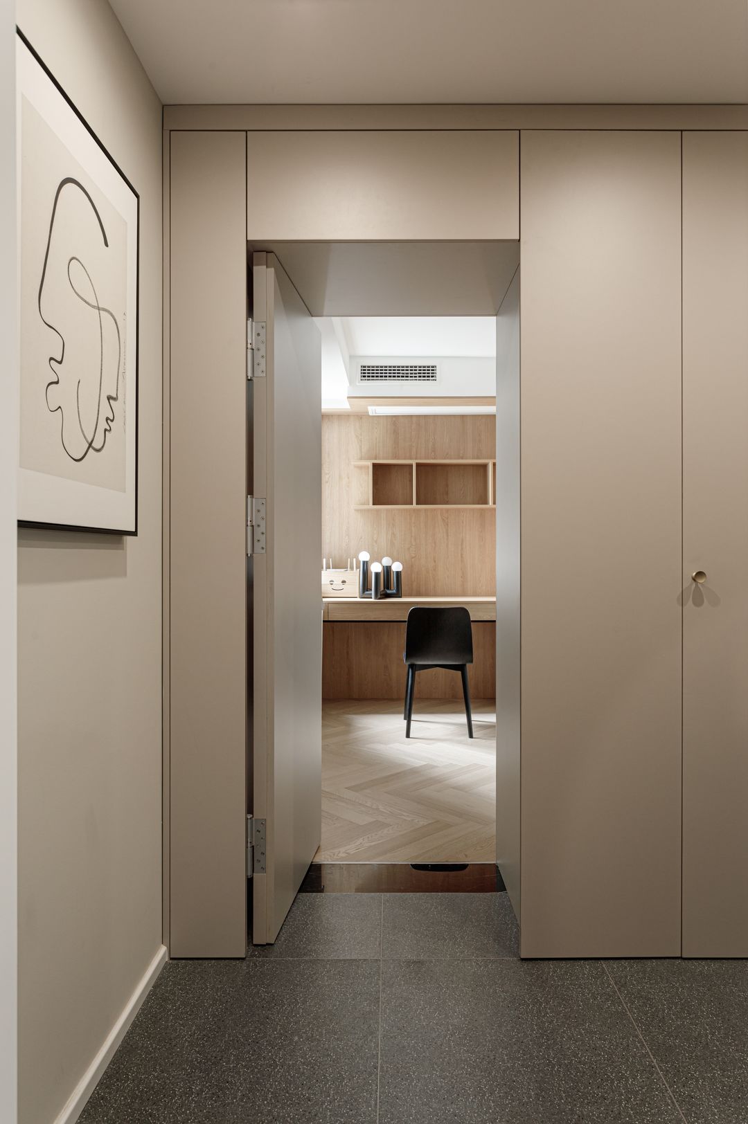 北京夫妻的断舍离装修，打满柜子做收纳，全屋奶咖色温馨又高级