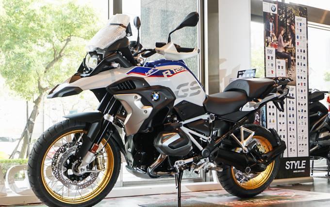 新款宝马r1250adv到手价,r1250gsadv40周年纪念版