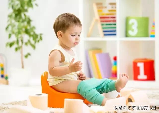 新生儿宝宝拉便便，你能看出暗藏的疾病信号吗？一看“便”知！