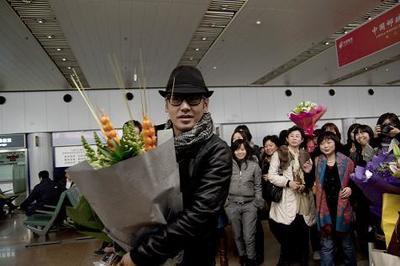 喜天影视旗下艺人屈楚萧,喜天影视破产