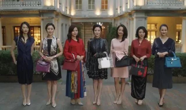 章泽天身价584亿是怎么算出来的,章泽天太太近照