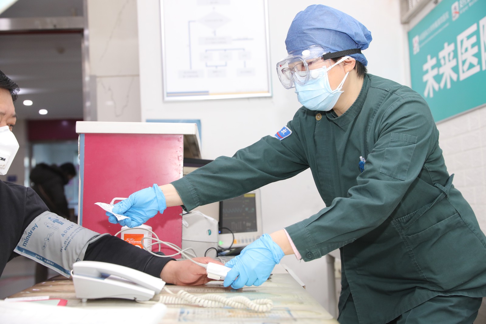 安心医院疫情防控,疫情防控医院各科室坚持救治患者