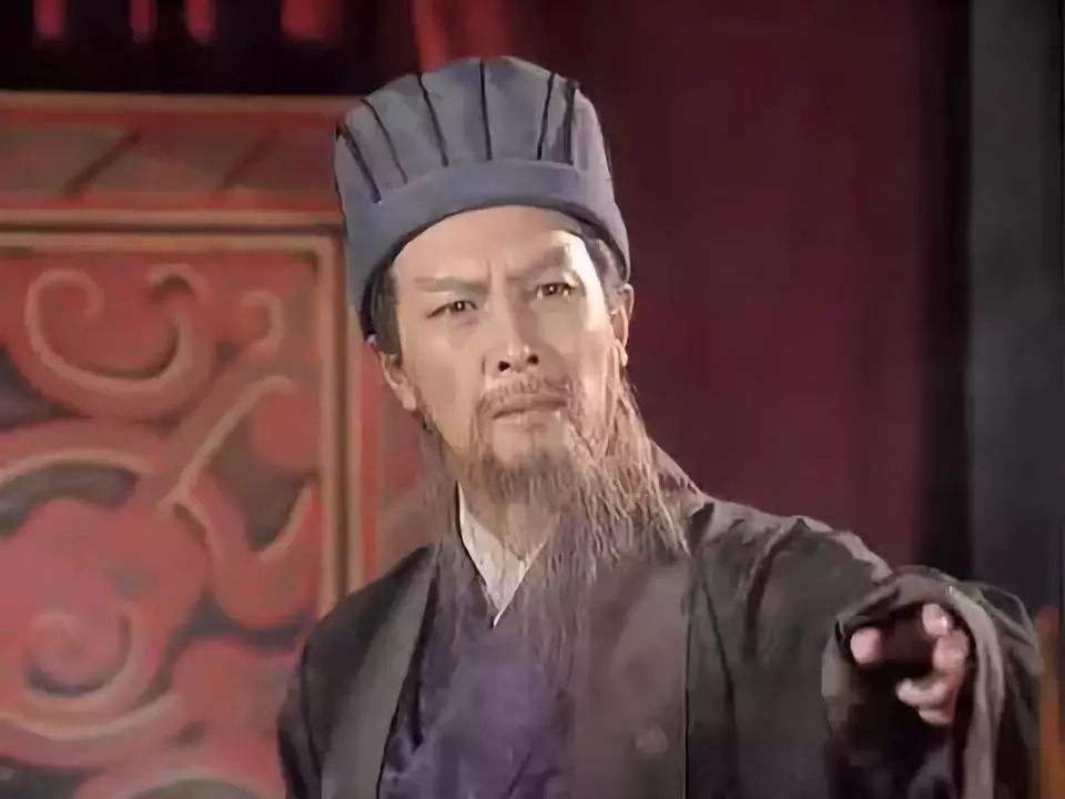 刘备长子被诸葛亮处死,临刑撂下一狠话,刘备后怕道:幸好没手软