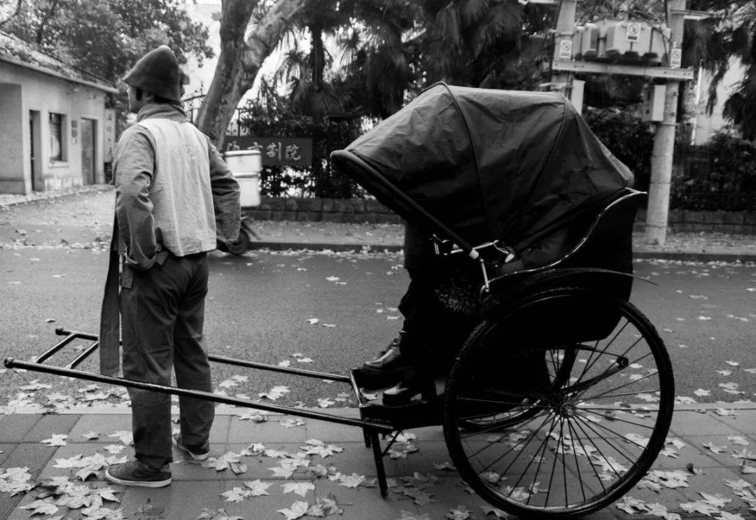 黄包车发展史,以前黄包车有多快