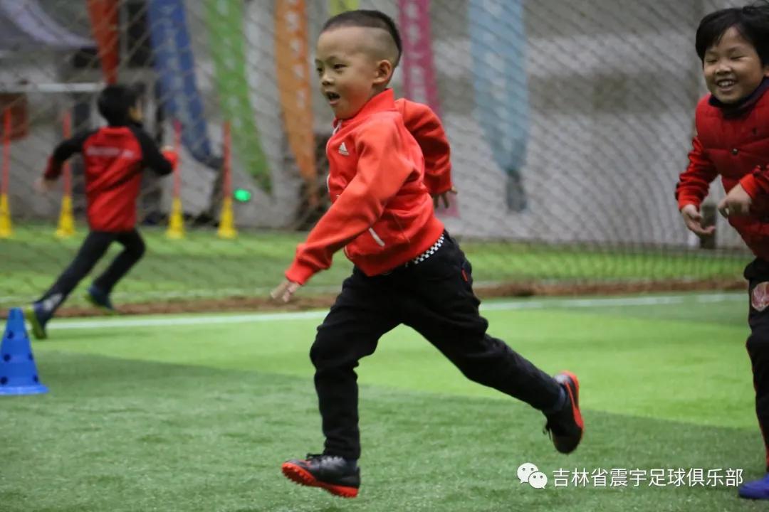 新奇之余,皆是寄望——震宇足球进驻农博园搏一搏室内足球场