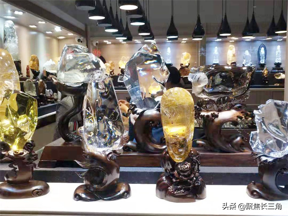 江苏东海：水晶产业铺就特色富民路