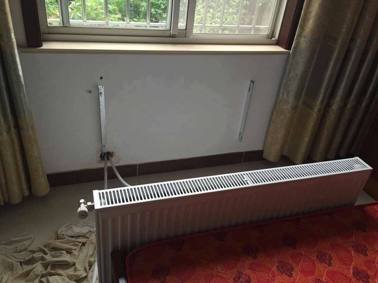 停暖后地面暖气管道出现渗水,暖气漏水地板被泡快速补救