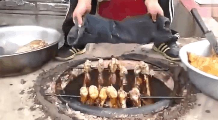 疆味美食羊肉,来新疆必吃的烤羊腿