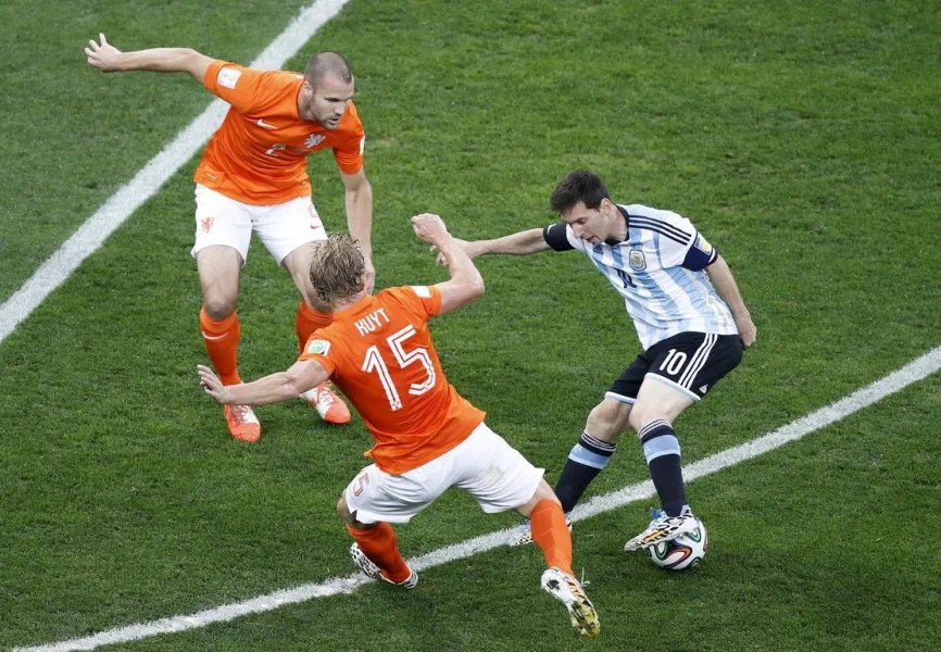 梅西球王之路,梅西天才完整版