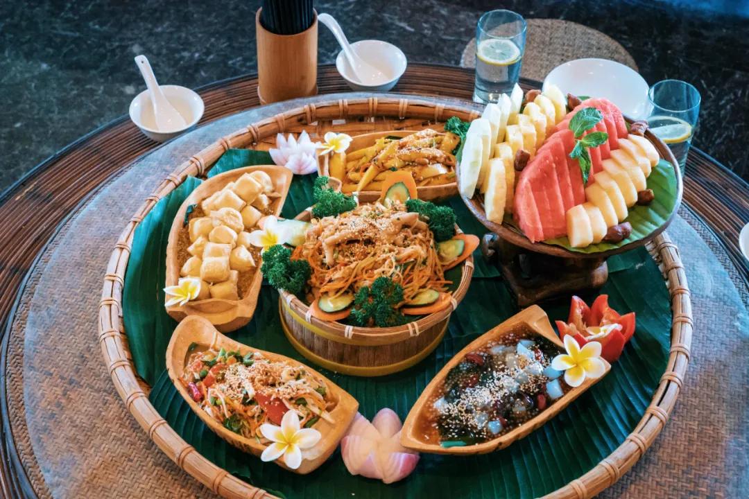 西双版纳蓝孔雀江景主题酒店,西双版纳告庄双景酒店攻略