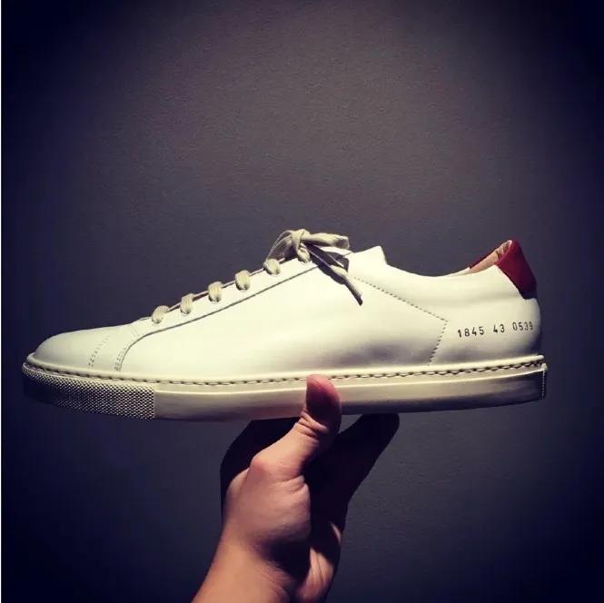 烂大街小白鞋还能穿吗,烂大街小白鞋还有吗