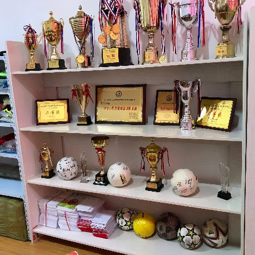 足球训练营招生报名体育中心,足球训练培训机构加盟