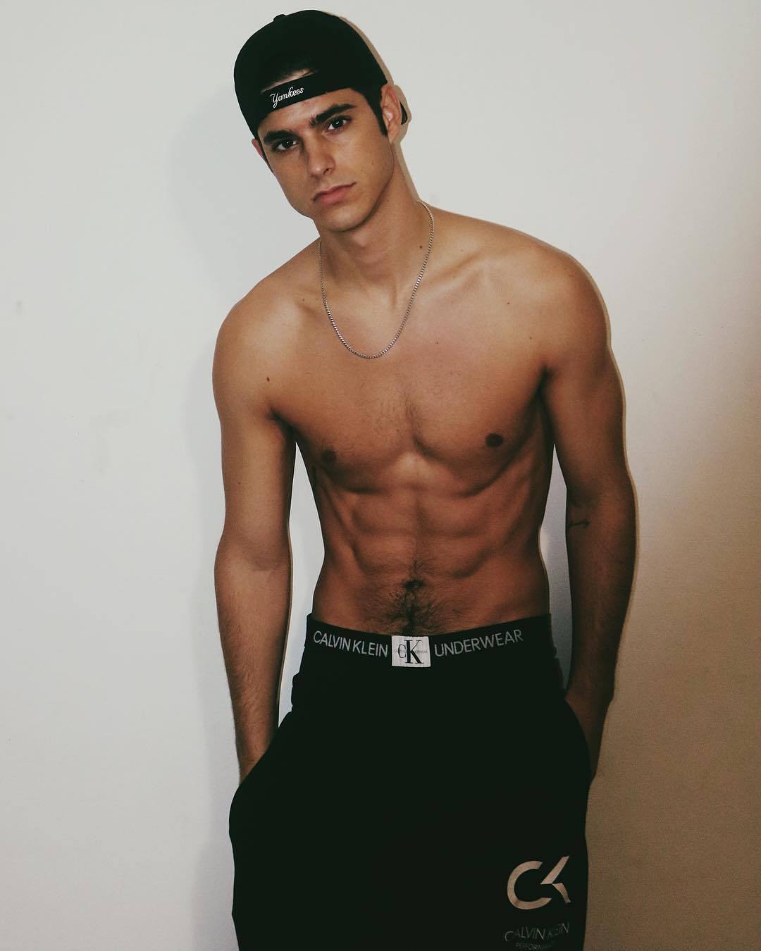 春夏男士必备的单品,今年流行的男士单品