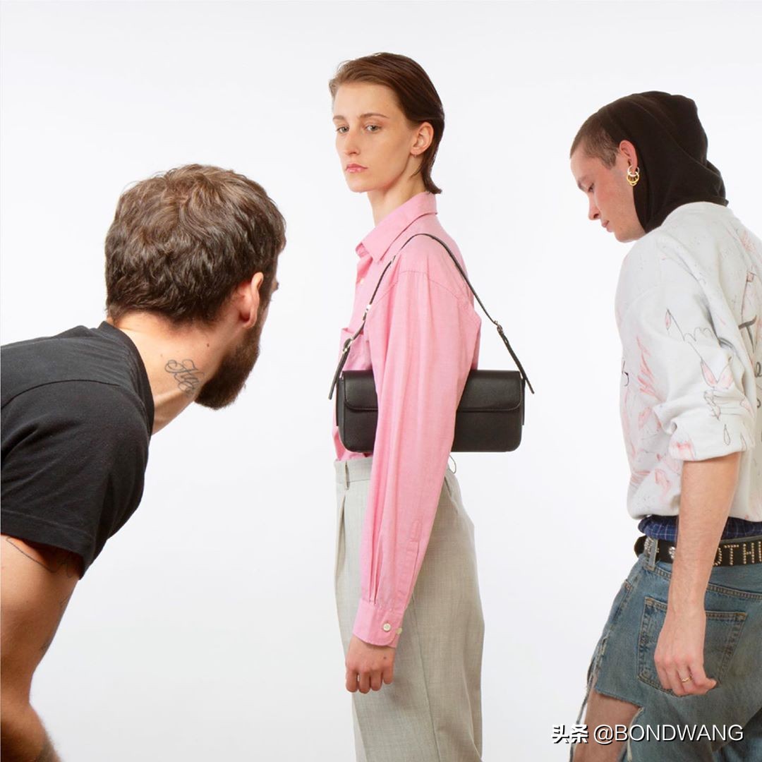 abra品牌鞋,为乔布斯设计logo的设计师