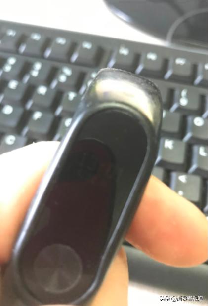 小米手环5nfc版屏幕自动降低亮度,小米手环反馈问题没有回应