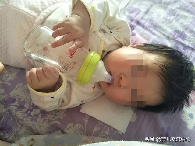宝宝O型腿是因为纸尿裤？它并不是“元凶”，还有这三个原因