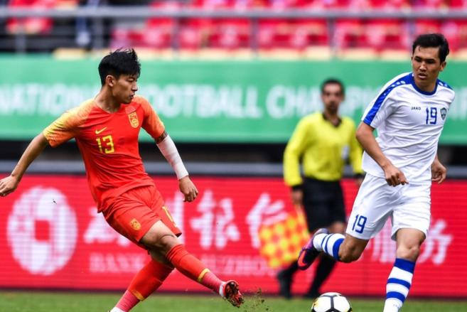 韦世豪恶意犯规集锦,韦世豪恶意犯规被罚出场