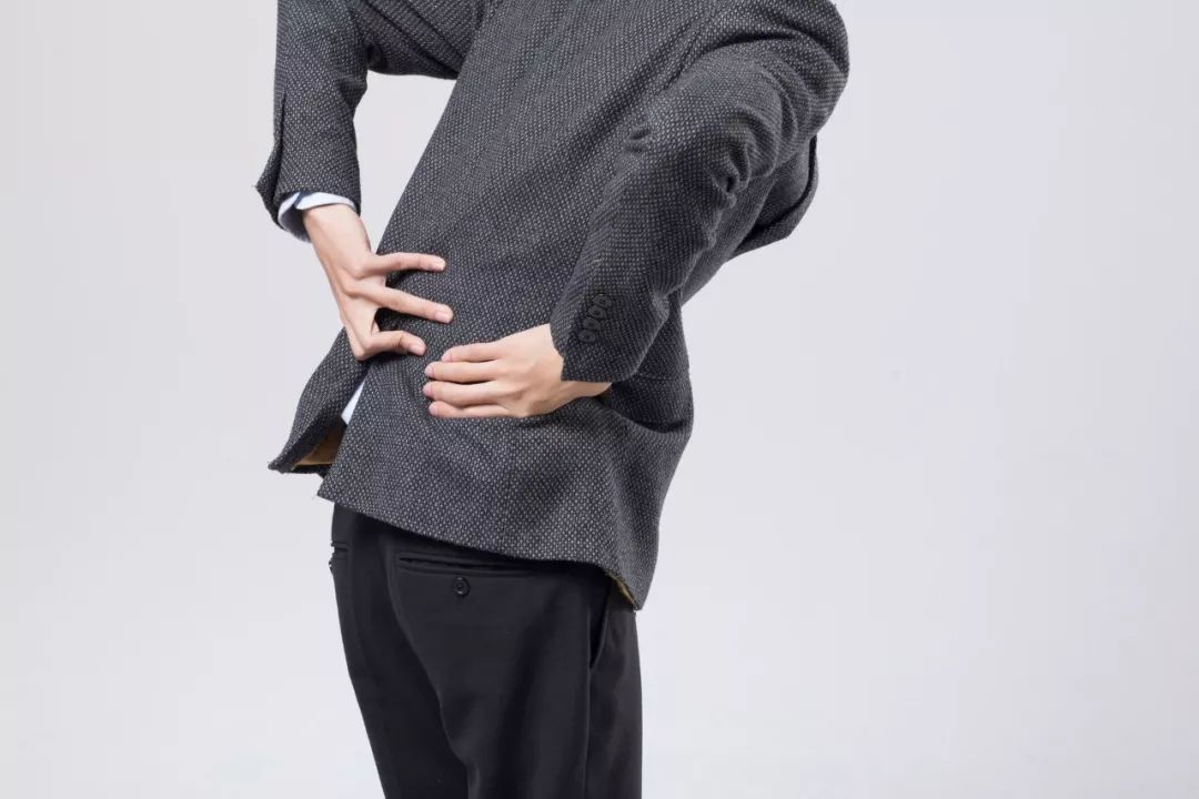 久坐后腰痛的缓解方法,久坐腰疼屁股疼拉伸动作