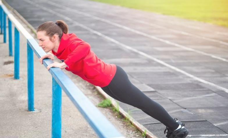 背上肉厚特别硬怎么办,脊背肉厚怎么减