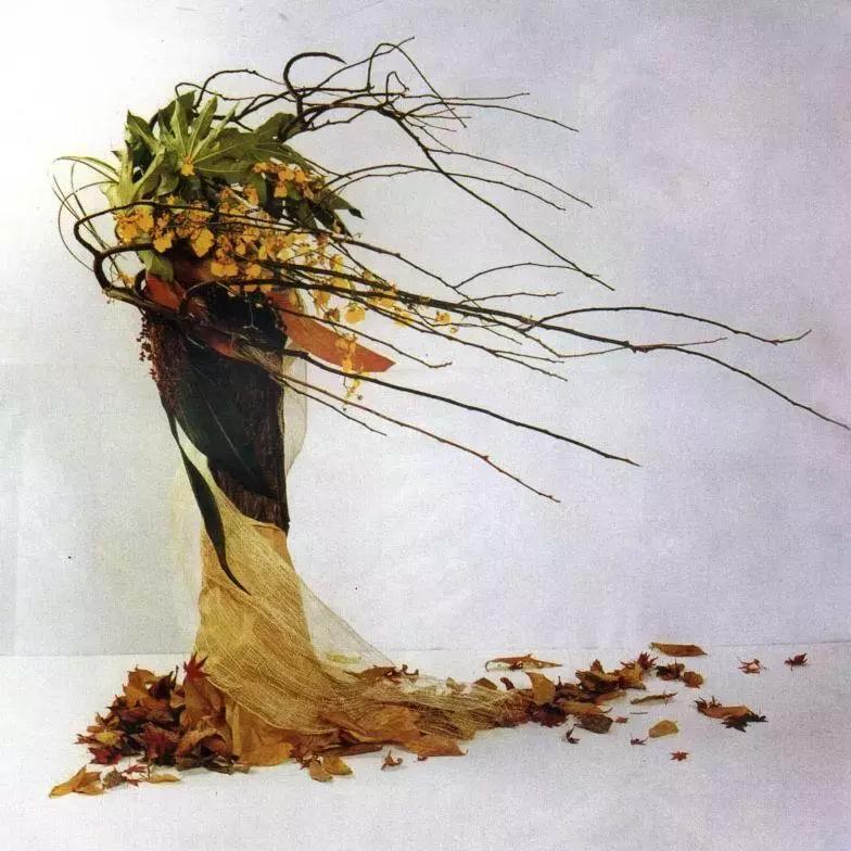 当下也有美诗读！和尚诗壁（76）回望当年牵手处，而今唯有落花新