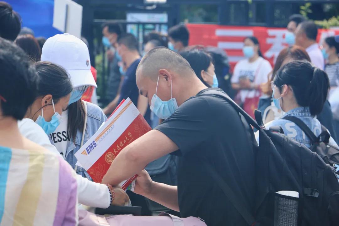 迎接新工人,欢迎新老工人