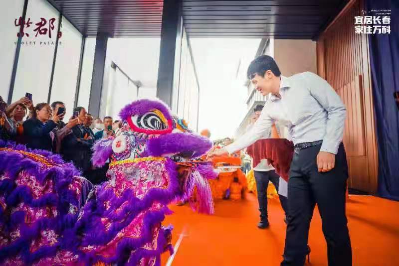 造园筑境，启卷东方，万科紫郡倾城盛启