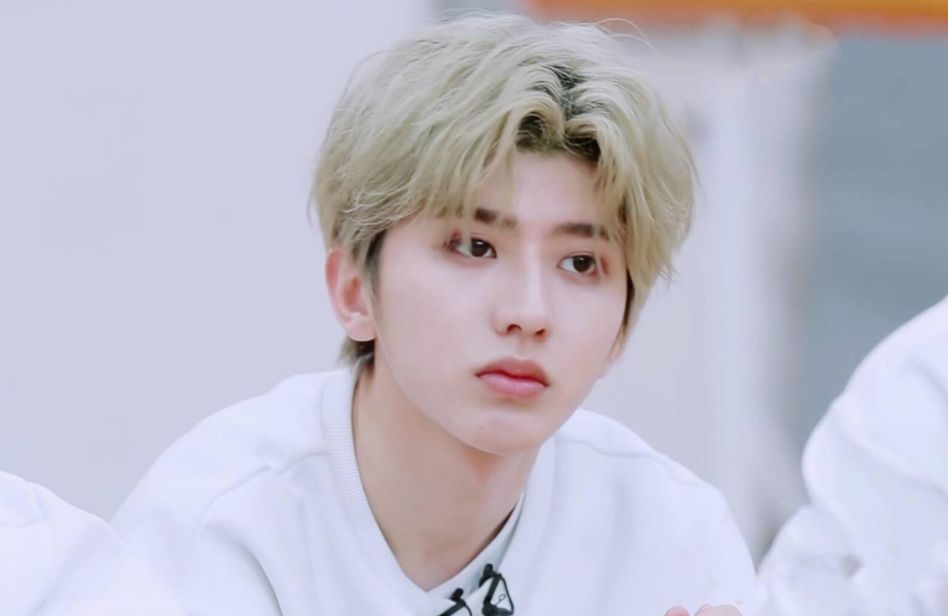 除了《创造营2019》，迪丽热巴还有一部新综艺来袭，搭档是张艺兴