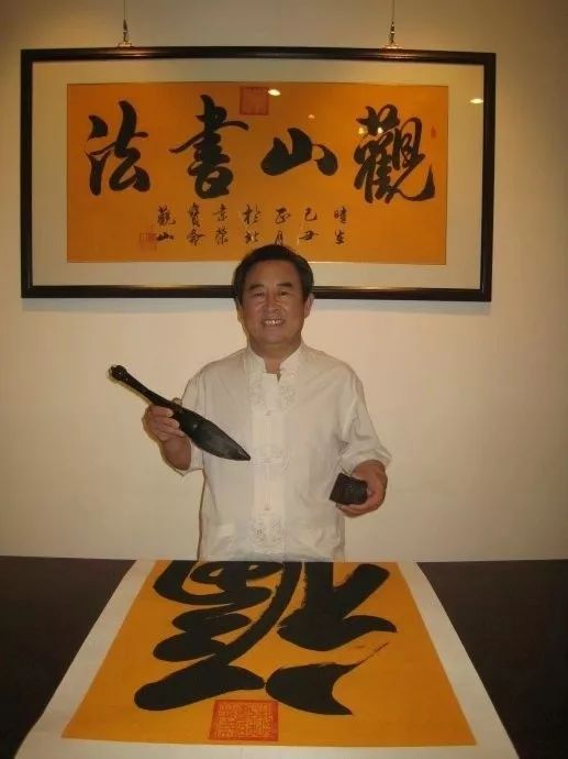 这位网红大爷是如何走红的,几百万粉丝的网红大爷